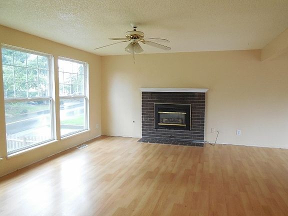 4th image of 3672 SE Buckingham Dr
