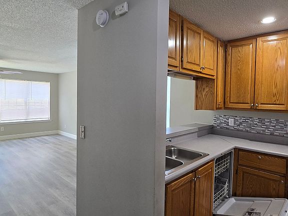 5th image of 47 W Sellers St APT D