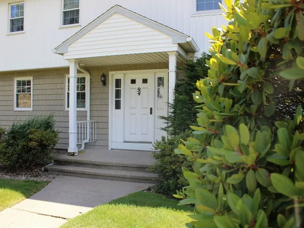 94 Fuller St APT 24, Ludlow, MA 01056