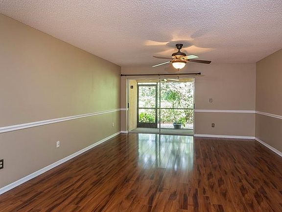 3rd image of 14716 Par Club Cir