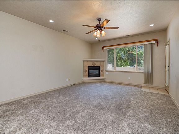 4th image of 2833 Brittany Dr