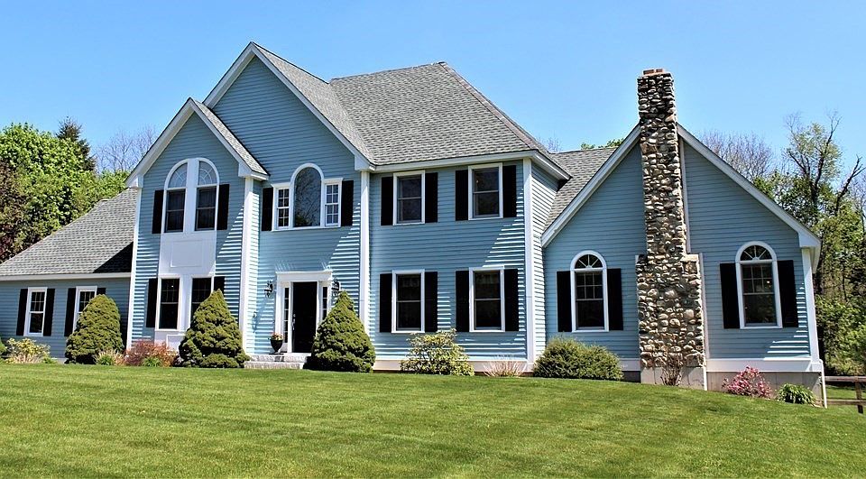 1st image of 8 Newell Farm Dr