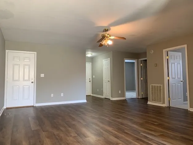 2 bed, 2.0 bath, 1100 sqft, $1,250 — Photo 2