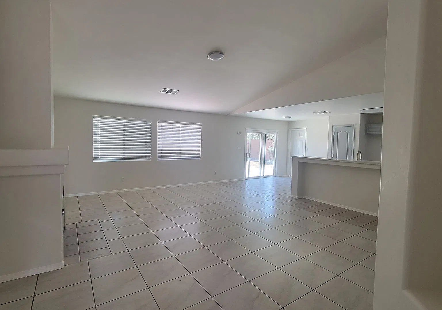 8306 Bridge Creek Ave., Bakersfield, CA 93313 — Photo 2