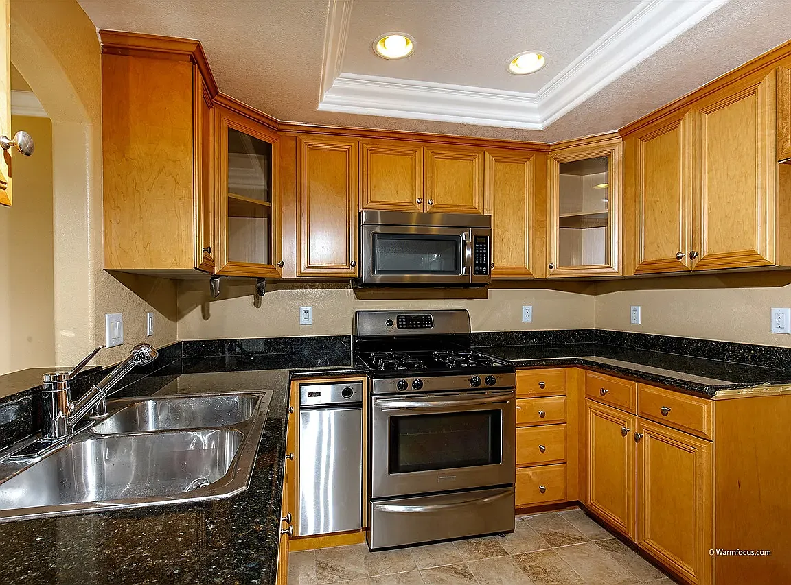 1 bed, 900 sqft, $2,800 — Photo 3