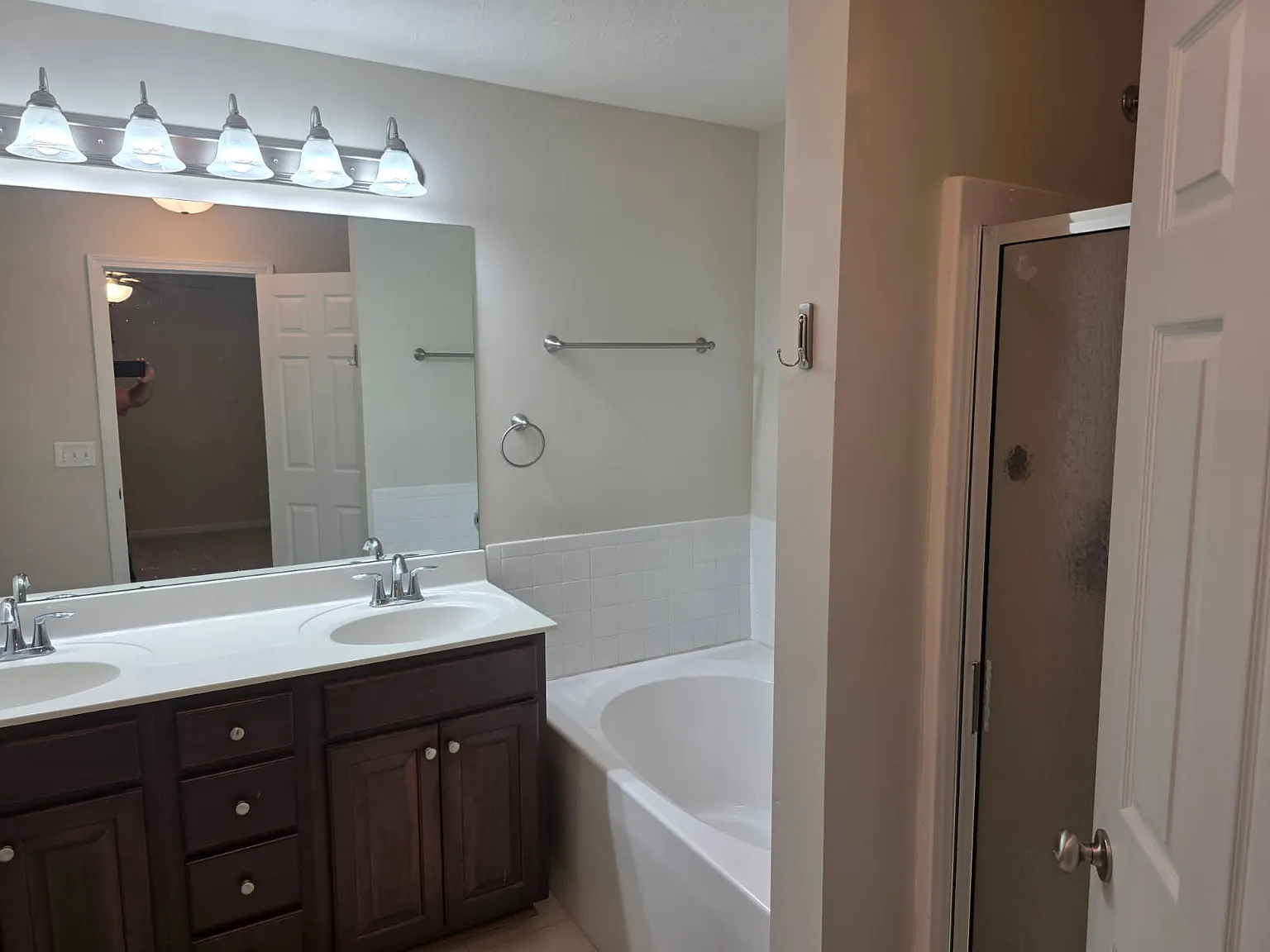 3 bed, 1843 sqft, $2,230 — Photo 3