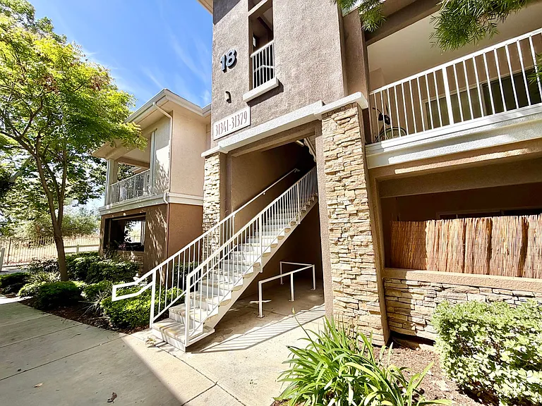 31371 Taylor Ln — Photo 3