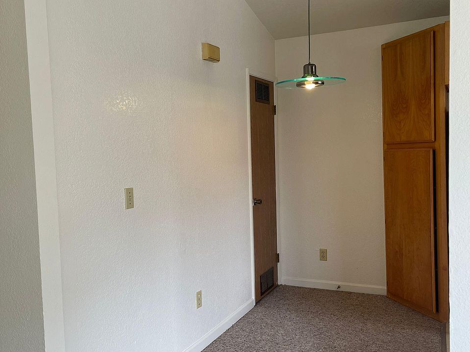1st image of 483 Norfolk Dr