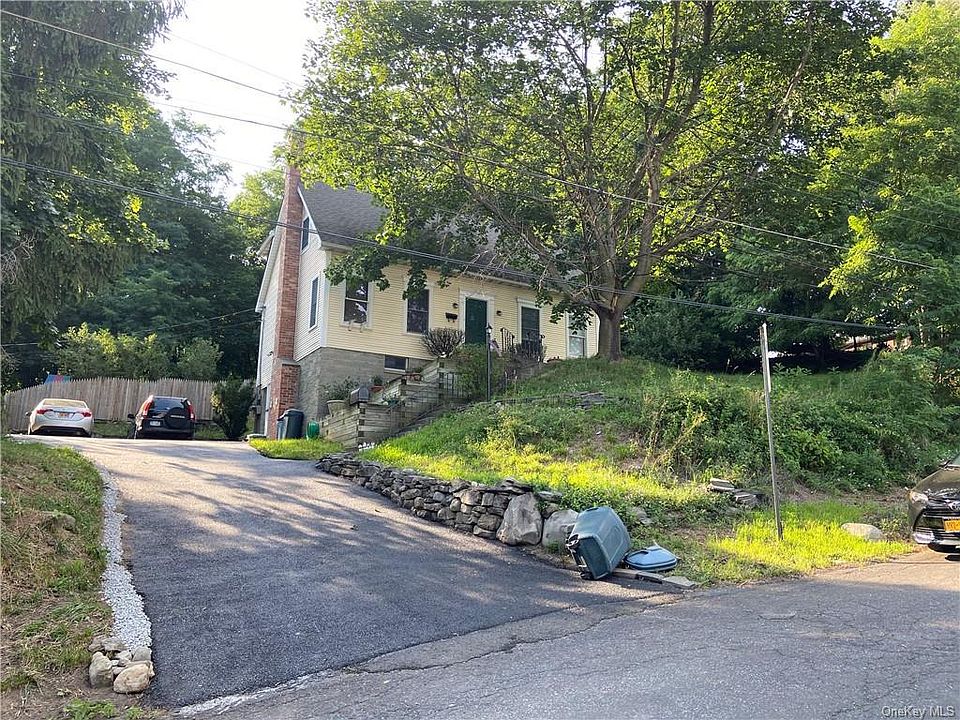 1st image of 1 Hillside Ct