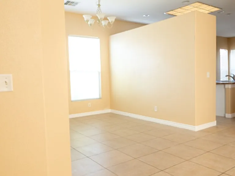 9205 Guggenheim Ct — Photo 3
