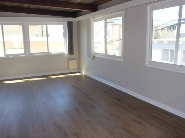 125 Rosecrans Ave APT C, Manhattan Beach, CA 90266