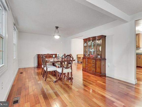 3rd image of 5702 Dove Nest Ct