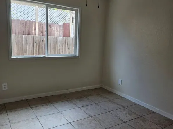 10565 Parkdale Ave, San Diego, CA 92126