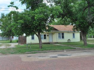 404 N Avenue F, Olney, TX 76374