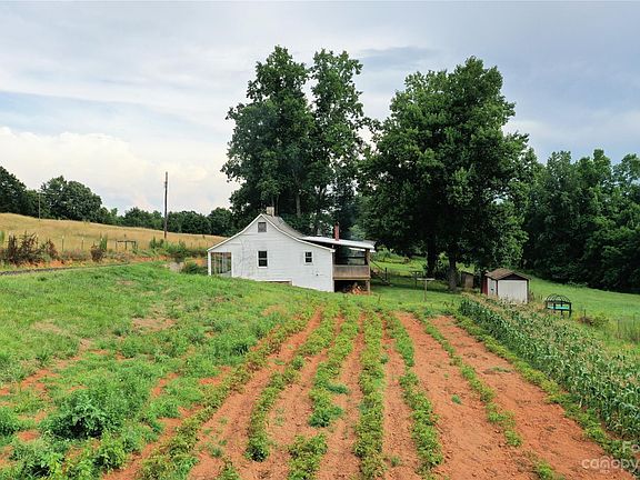 3rd image of 244 Poverty Creek Farm Dr