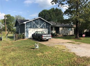 1707 Henry Dr, Rogers, AR 72756