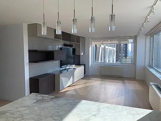 Rented by Marc Alloul, LREB | media 28