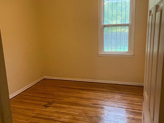 4th image of 7410 Mackenzie Ave #1