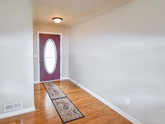 3rd image of 993 Wintercress Ln