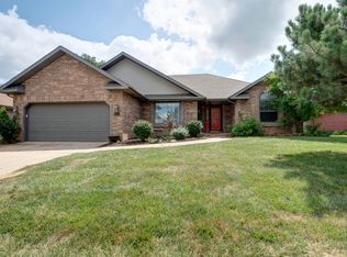 3690 S Lexus Ave, Springfield, MO 65807