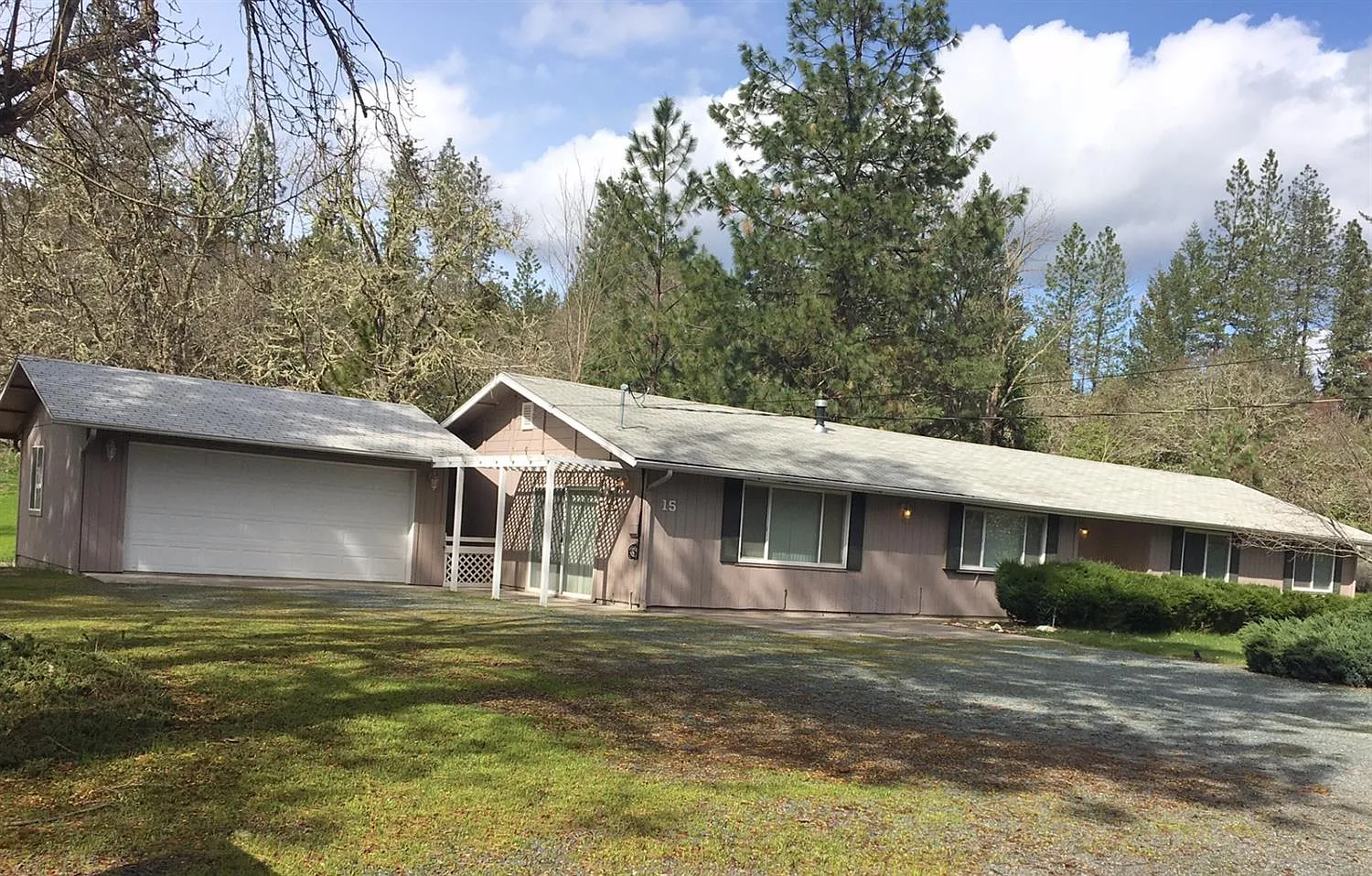 15 Earhart Rd photo 1
