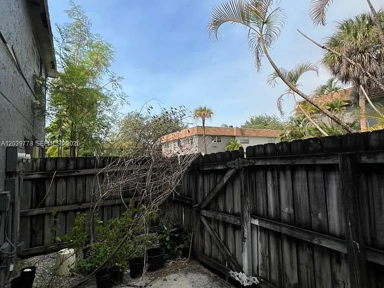 4625 NW 9th Dr #4625 — Photo 11
