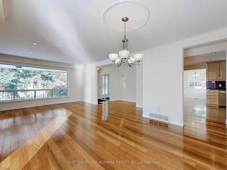 129 Crestwood Rd #UPPER — Photo 8