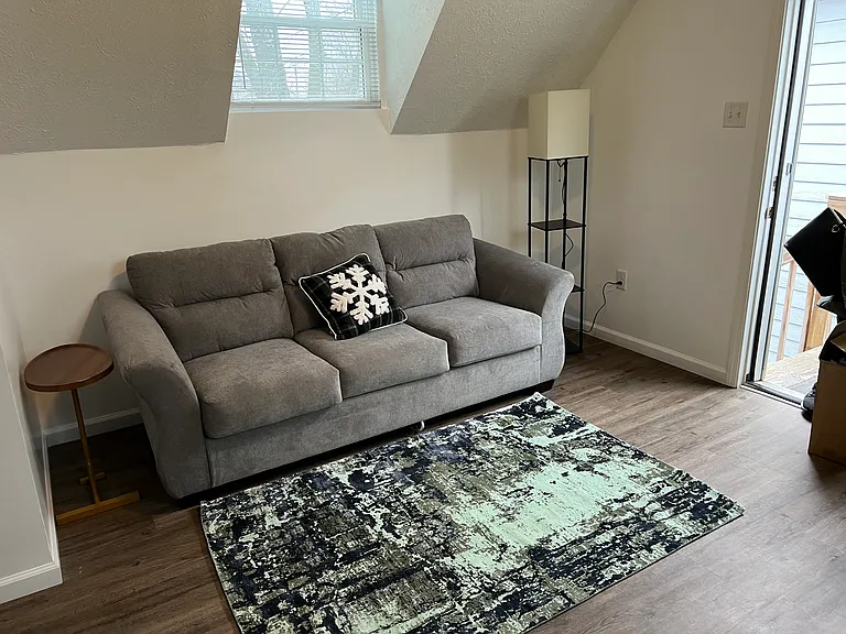 2132 Bellefontaine St #B — Photo 8