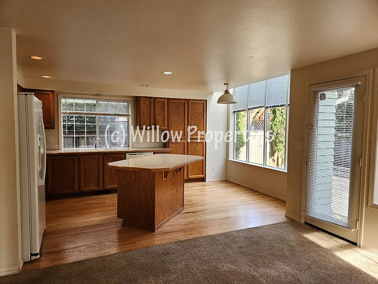 8401 62nd St W — Photo 2