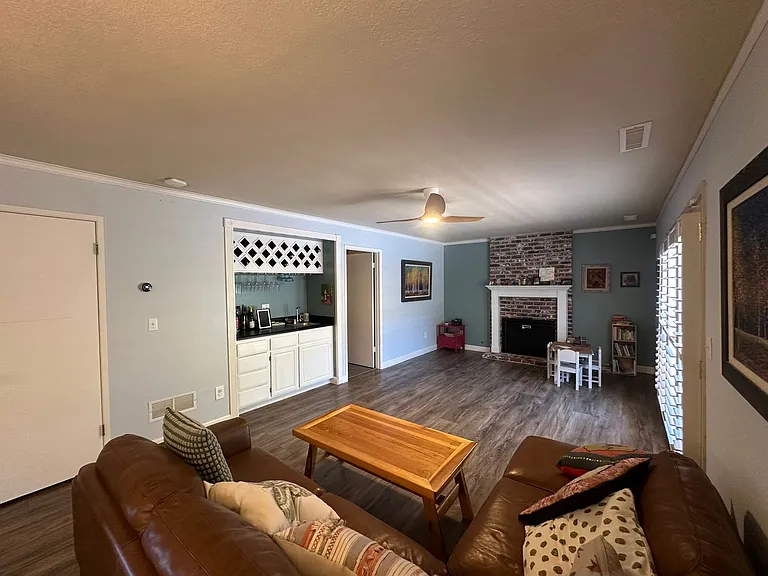 420 Nancy Dr — Photo 3