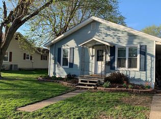117 E Chestnut St, Mount Sterling, IL 62353