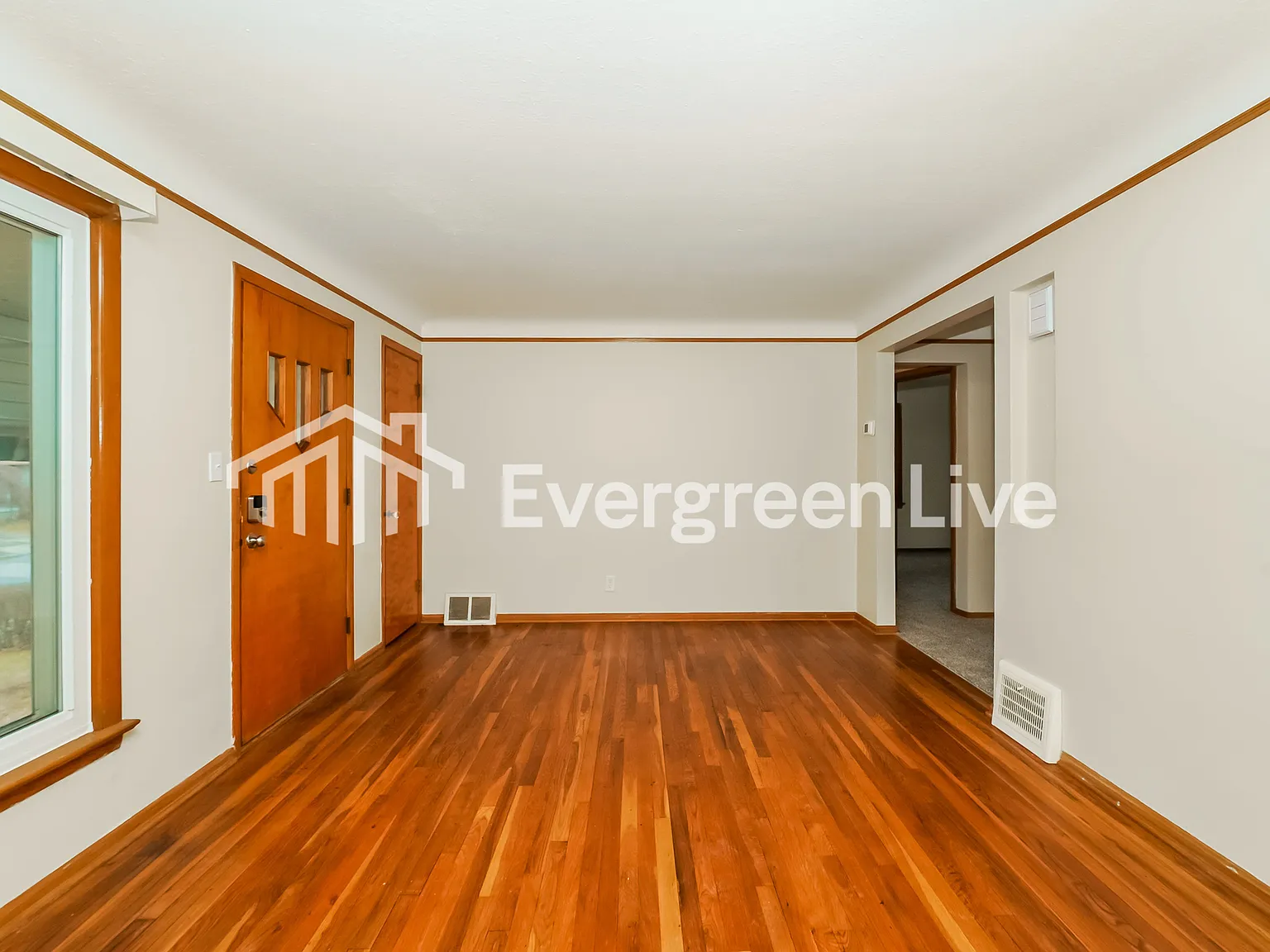 2 bed, 1.0 bath, 1221 sqft, $1,245 — Photo 3