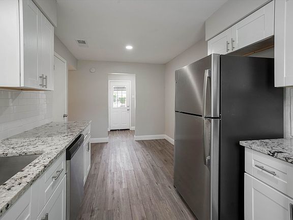 5th image of 2203 Sheraton Dr