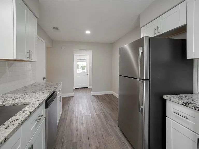 2203 Sheraton Dr — Photo 5