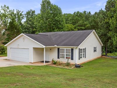 886 Louie Ln, Seneca, SC, 29678