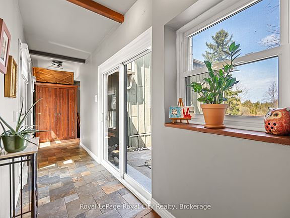 5th image of 73 Queen St