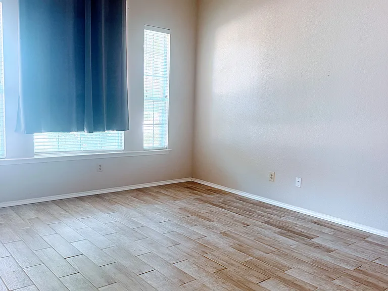 11521 Blanchard Dr — Photo 11