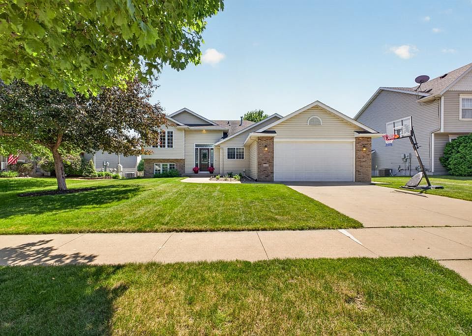 1st image of 480 Manor Ridge Dr NW