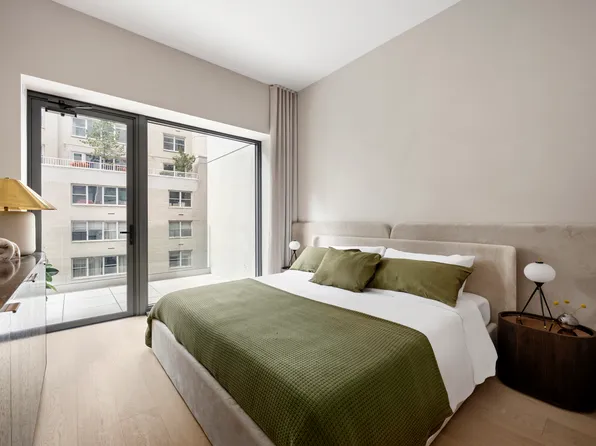 126 East 57th Street image 2 of 24