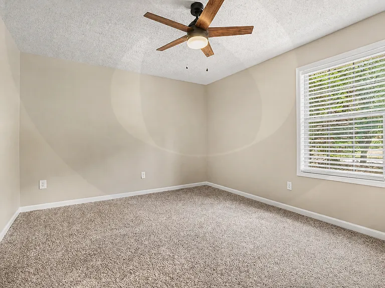 3237 Highpoint Ct — Photo 20