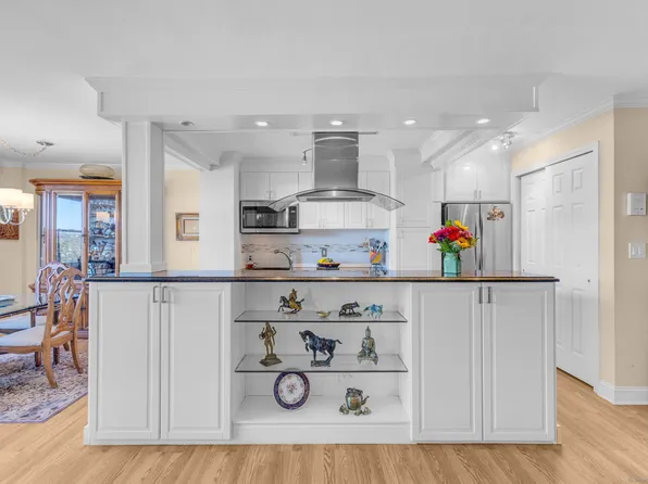 2625 Park Avenue #12L, Bridgeport, CT 06604