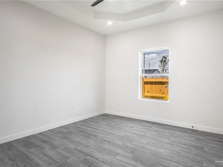2104 E Viviana St #2 — Photo 11