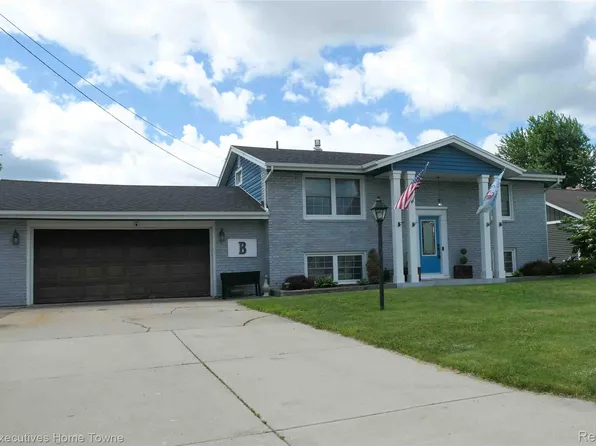 2854 Elmwood St, Port Huron, MI 48060