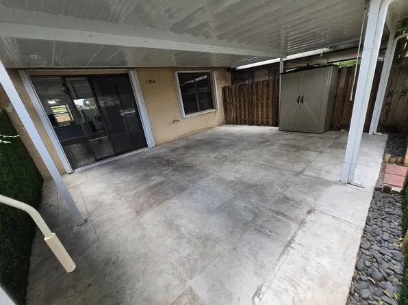 6720 NW 192nd Ln, Hialeah, FL 33015