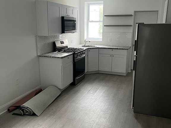 4th image of 2727 W Lehigh Ave #2F