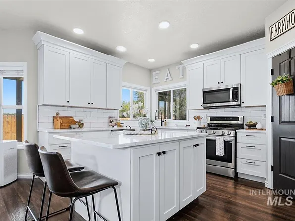 406 Triumph Dr, Middleton, ID 83644