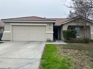 1146 Peach Tree Dr, Madera, CA 93637