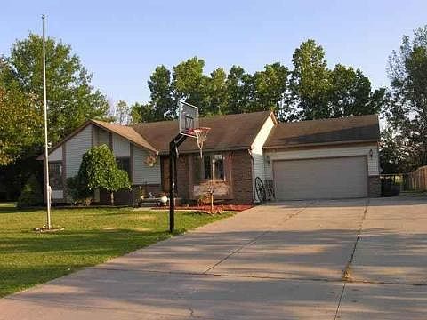 1st image of 819 Nautical Ln