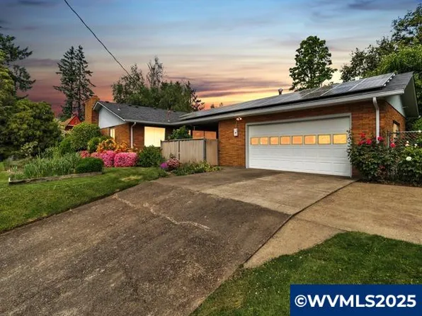 810 15th St NE, Salem, OR 97301