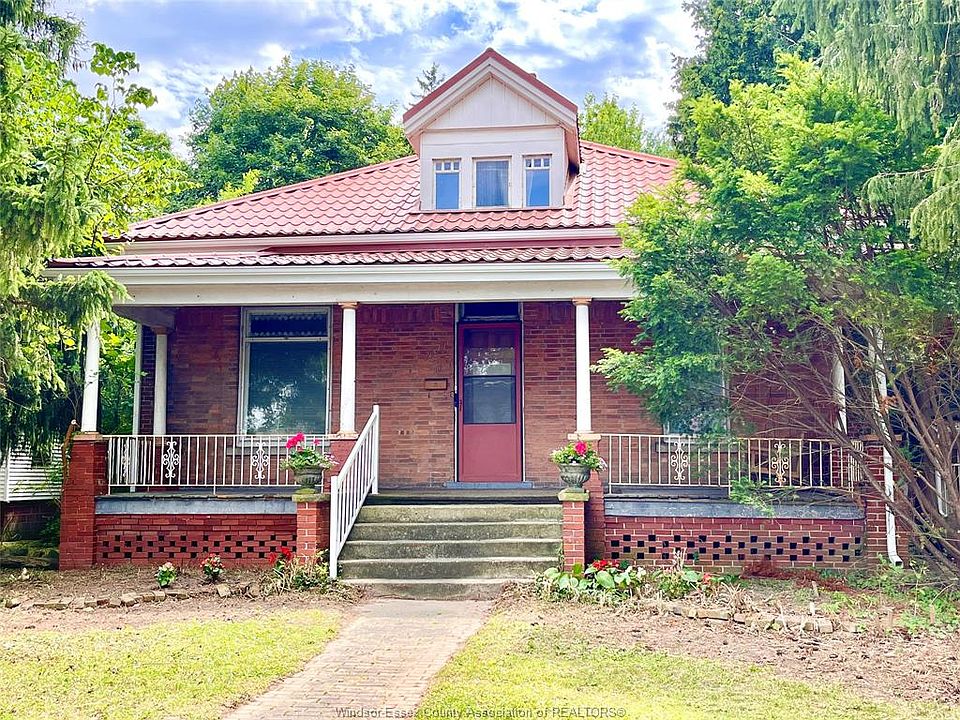 1st image of 62 Lacroix St